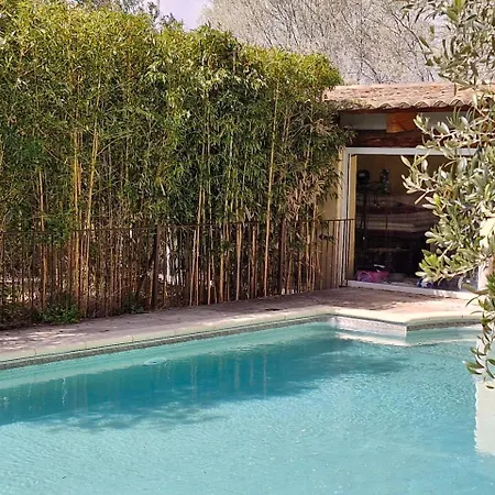 Holiday home Maison Avec Piscine Privee, Sauna Et Activites - Rendez-vous En Provence Althen-des-Paluds